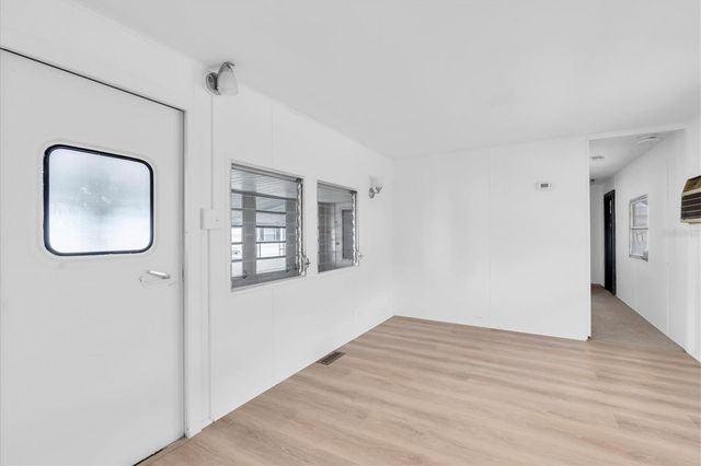 7801 34TH AVENUE N 6, St Petersburg, FL 33710