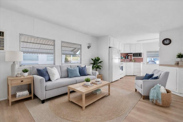 7801 34TH AVENUE N 6, St Petersburg, FL 33710