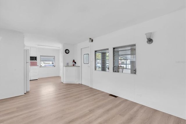 7801 34TH AVENUE N 6, St Petersburg, FL 33710