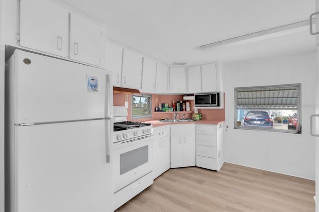 7801 34TH AVENUE N 6, St Petersburg, FL 33710