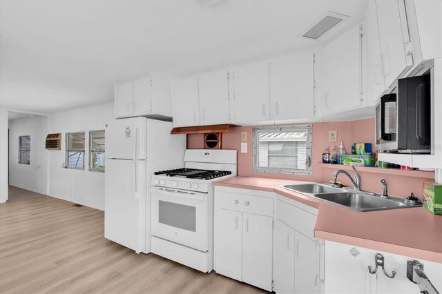 7801 34TH AVENUE N 6, St Petersburg, FL 33710