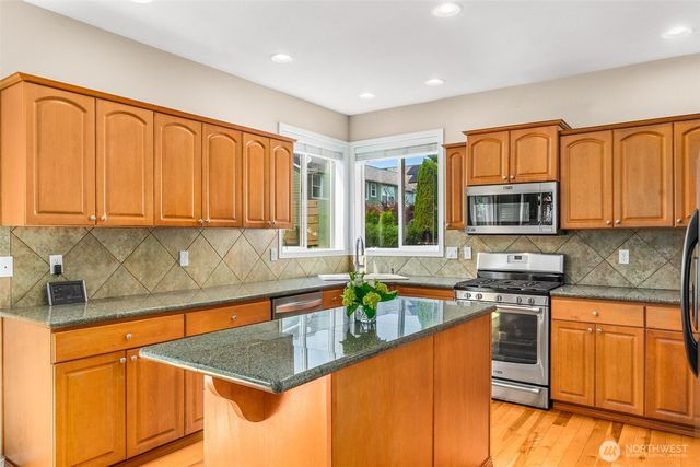 6951 Radius Loop SE, Olympia, WA 98513