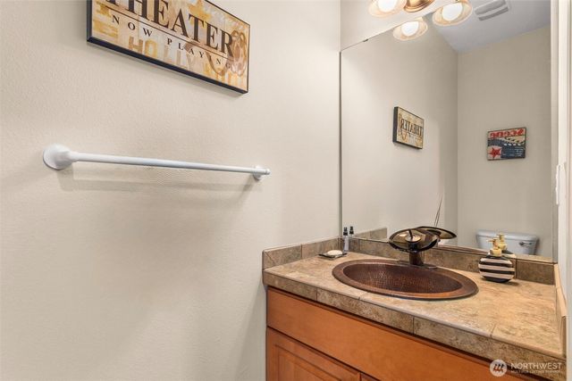 6951 Radius Loop SE, Olympia, WA 98513