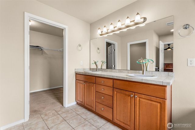 6951 Radius Loop SE, Olympia, WA 98513