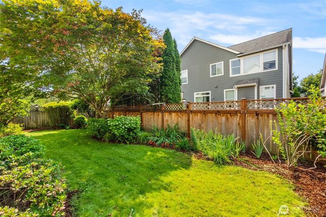6951 Radius Loop SE, Olympia, WA 98513