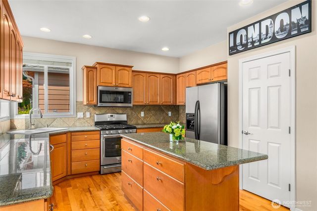 6951 Radius Loop SE, Olympia, WA 98513