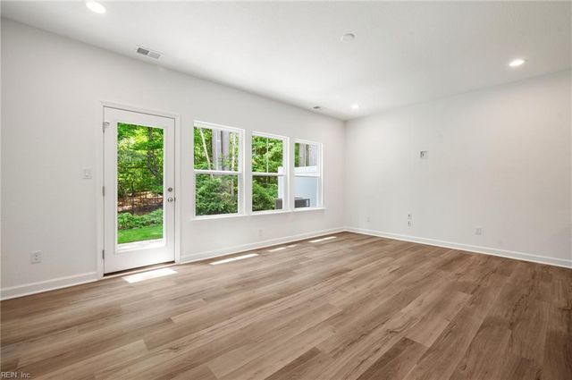 1003 Ventana St Unit 102, Suffolk, VA 23435