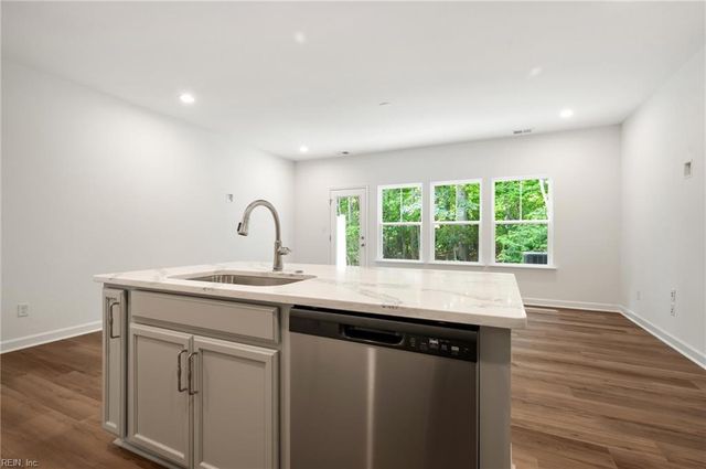 1003 Ventana St Unit 102, Suffolk, VA 23435