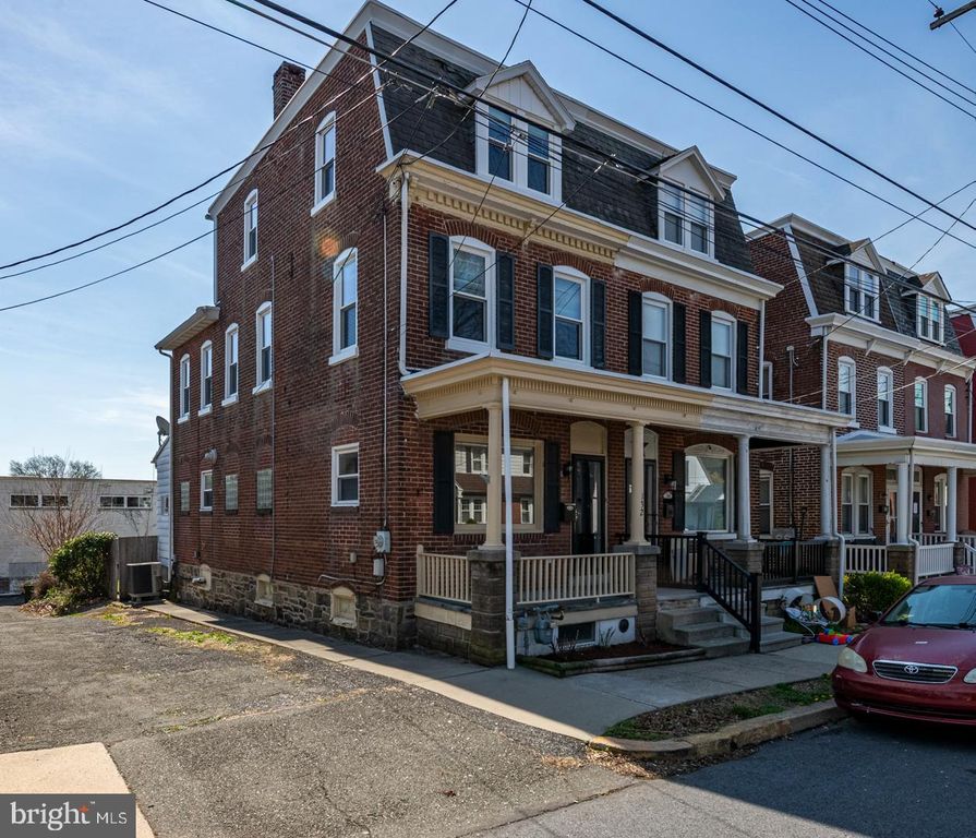 132 S FRANKLIN ST, Boyertown, PA 19512