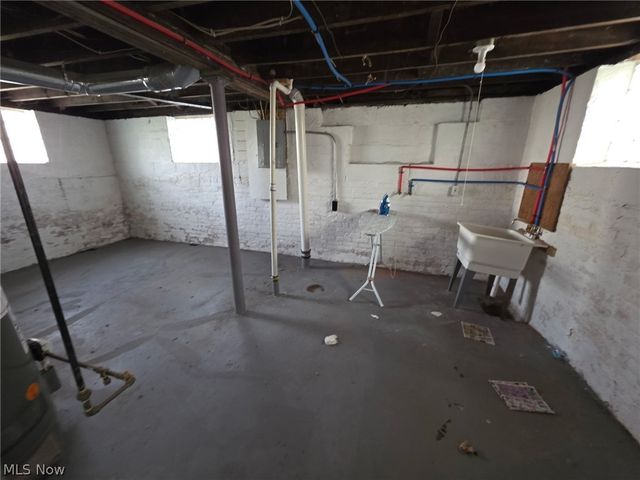 1639 Delmont Avenue, East Cleveland, OH 44112