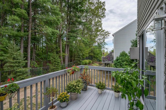 17 Profile Circle, Nashua, NH 03063