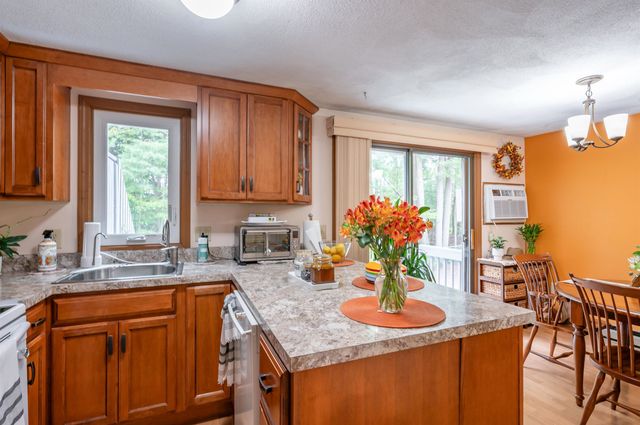17 Profile Circle, Nashua, NH 03063