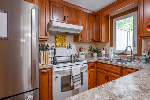 17 Profile Circle, Nashua, NH 03063