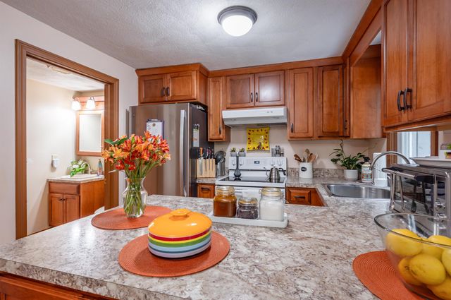 17 Profile Circle, Nashua, NH 03063