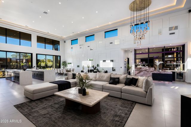 8402 E CACTUS WREN Road, Scottsdale, AZ 85250