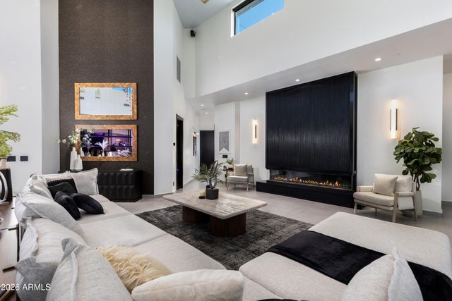 8402 E CACTUS WREN Road, Scottsdale, AZ 85250