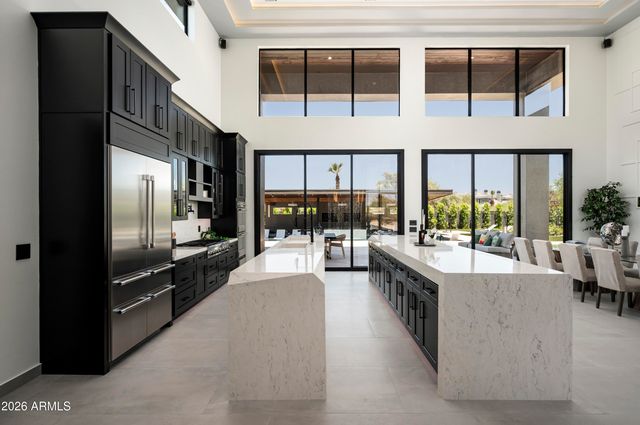 8402 E CACTUS WREN Road, Scottsdale, AZ 85250