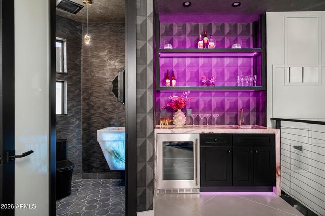 8402 E CACTUS WREN Road, Scottsdale, AZ 85250