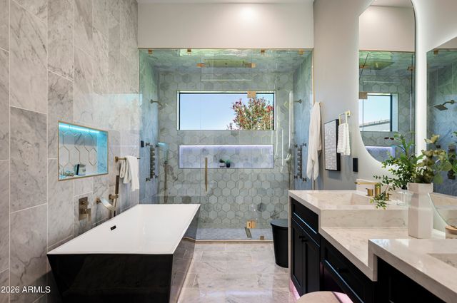 8402 E CACTUS WREN Road, Scottsdale, AZ 85250