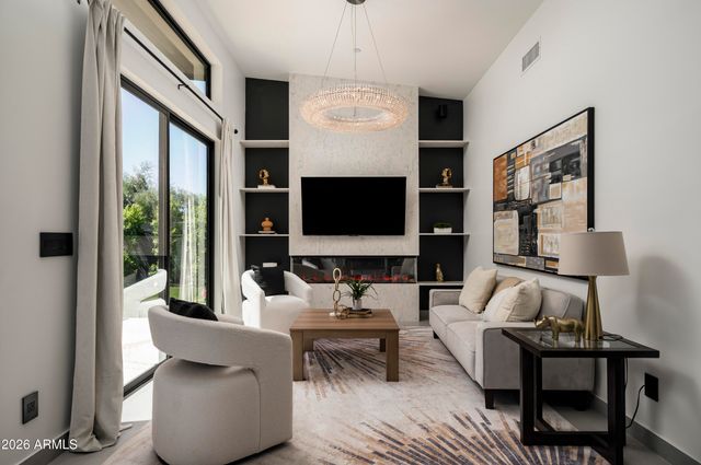 8402 E CACTUS WREN Road, Scottsdale, AZ 85250