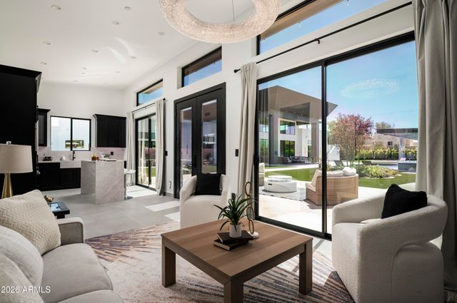 8402 E CACTUS WREN Road, Scottsdale, AZ 85250
