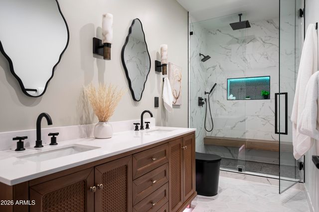 8402 E CACTUS WREN Road, Scottsdale, AZ 85250