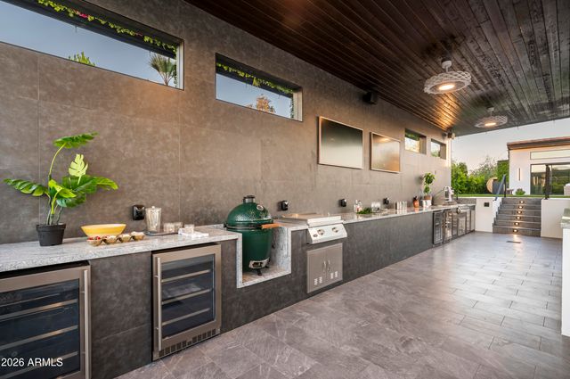 8402 E CACTUS WREN Road, Scottsdale, AZ 85250
