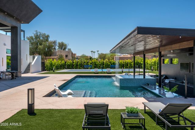 8402 E CACTUS WREN Road, Scottsdale, AZ 85250