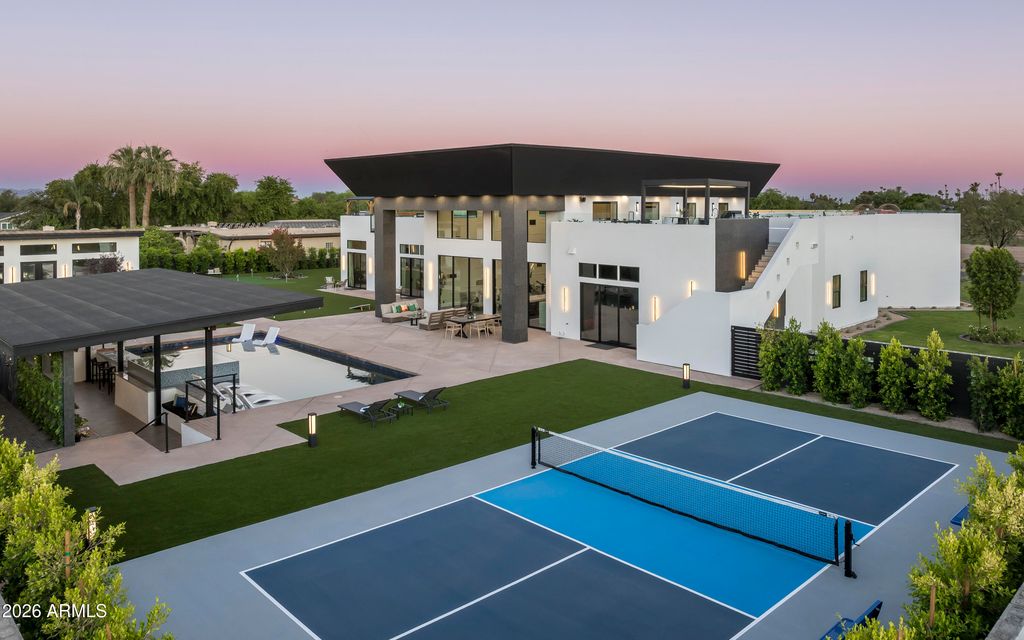 8402 E CACTUS WREN Road, Scottsdale, AZ 85250 — photo 5