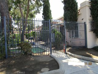 1802 N Western Avenue, Los Angeles, CA 90027
