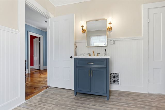 11 Colchester, Amesbury, MA 01913
