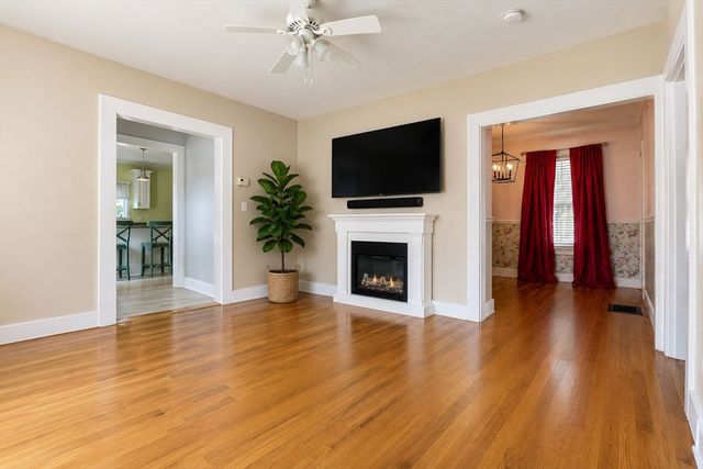 11 Colchester, Amesbury, MA 01913