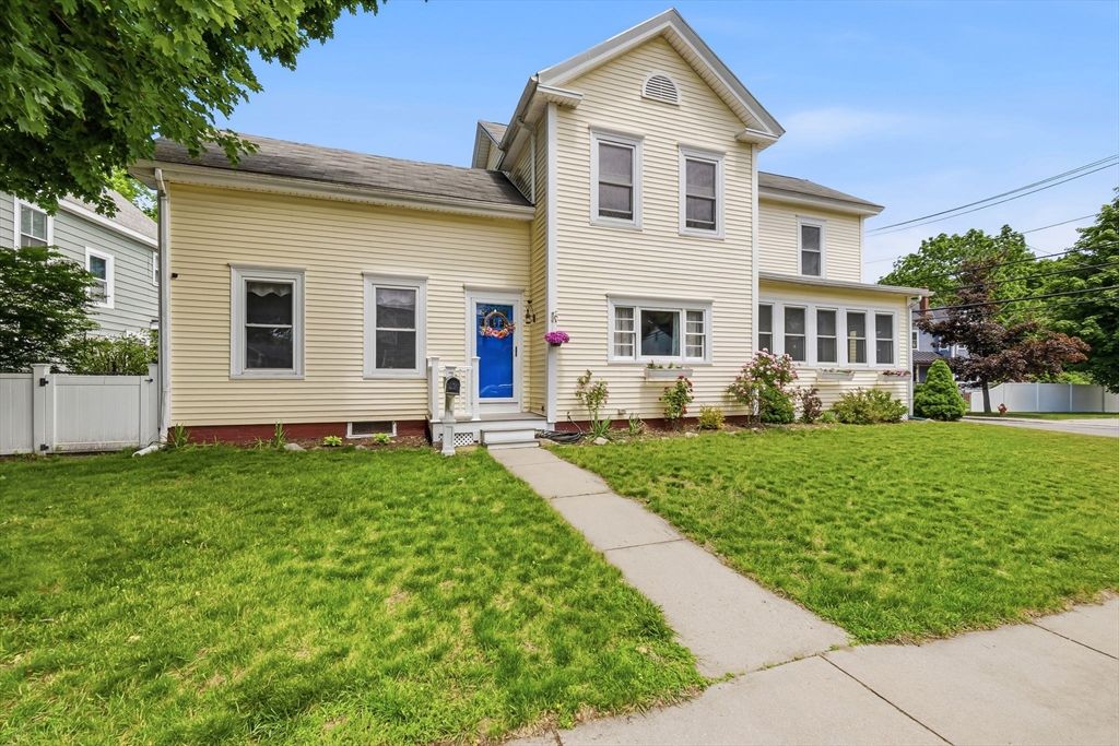 11 Colchester, Amesbury, MA 01913