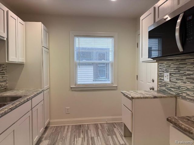 17164 NORTHLAWN Street UPPER, Detroit, MI 48221