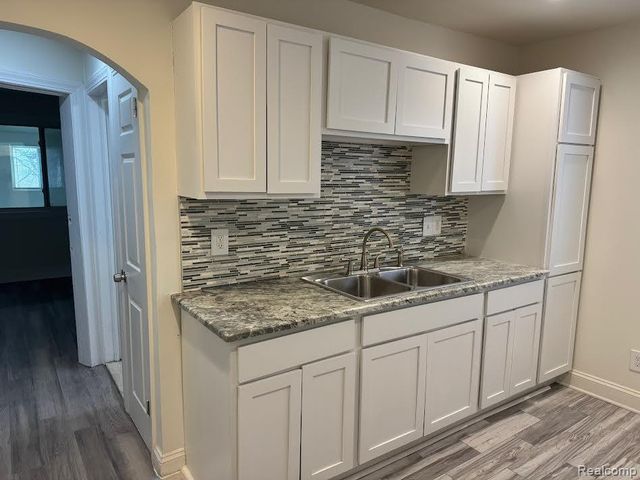 17164 NORTHLAWN Street UPPER, Detroit, MI 48221