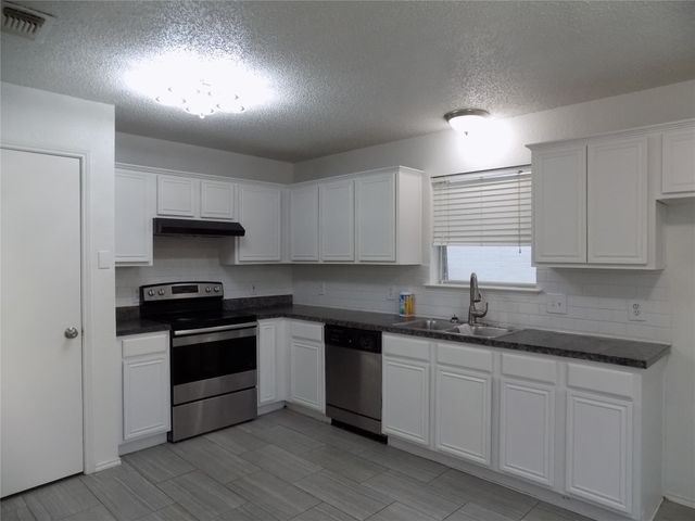 6009 Castanada Drive, Arlington, TX 76018