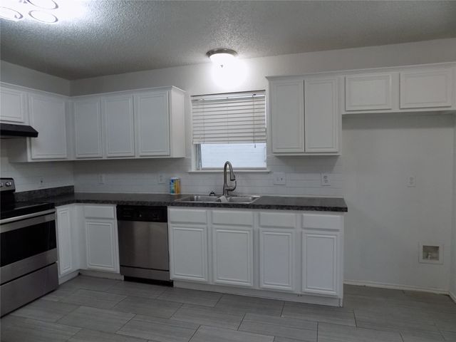 6009 Castanada Drive, Arlington, TX 76018