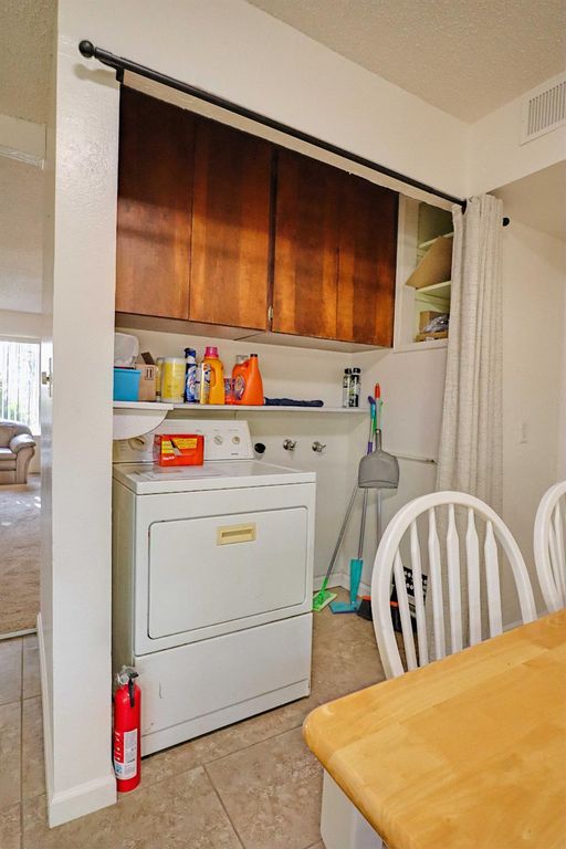 Image 11 of property listing at 5098 E Ashlan Avenue # 117, Fresno, CA 93727