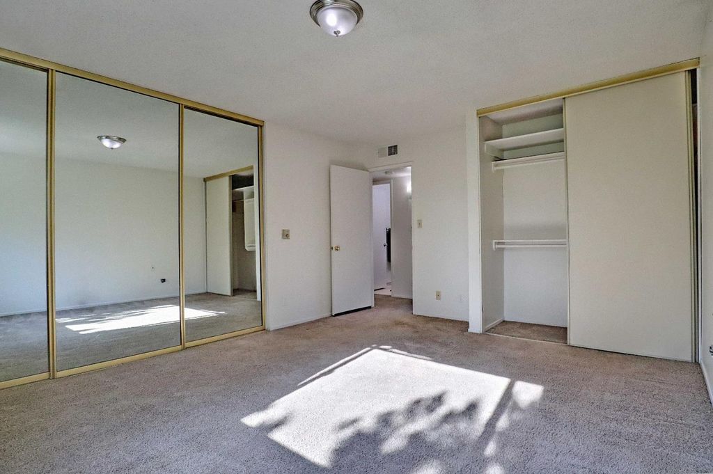 Image 21 of property listing at 5098 E Ashlan Avenue # 117, Fresno, CA 93727