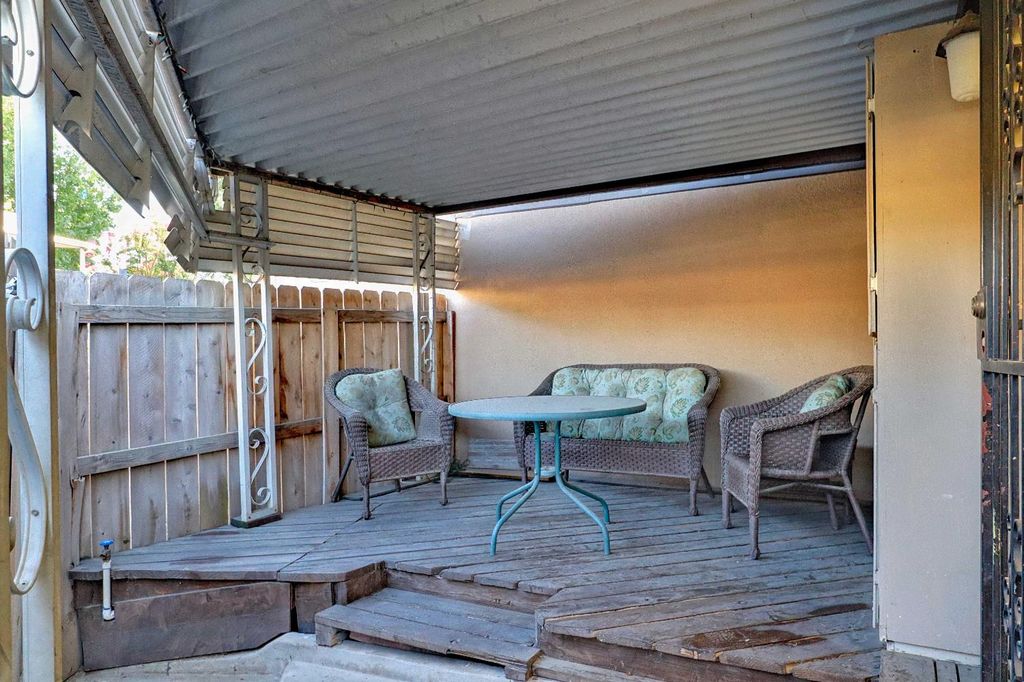 Image 29 of property listing at 5098 E Ashlan Avenue # 117, Fresno, CA 93727