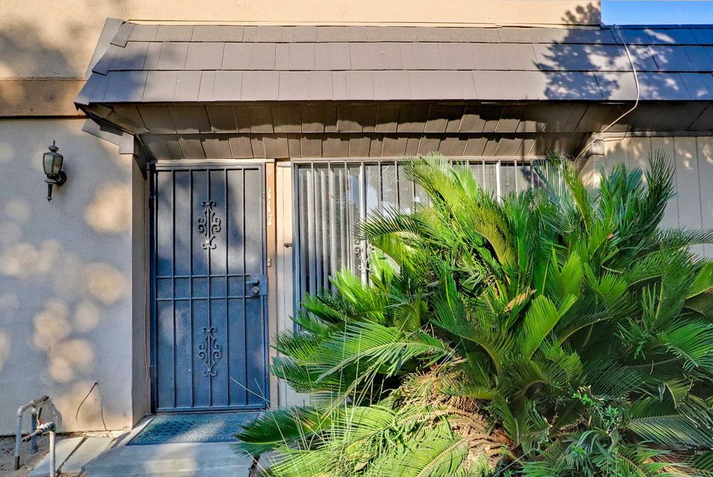 Image 3 of property listing at 5098 E Ashlan Avenue # 117, Fresno, CA 93727