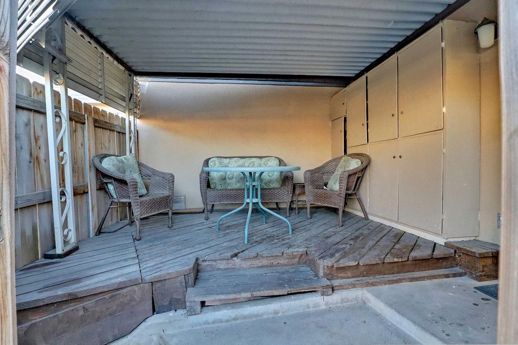 Image 30 of property listing at 5098 E Ashlan Avenue # 117, Fresno, CA 93727