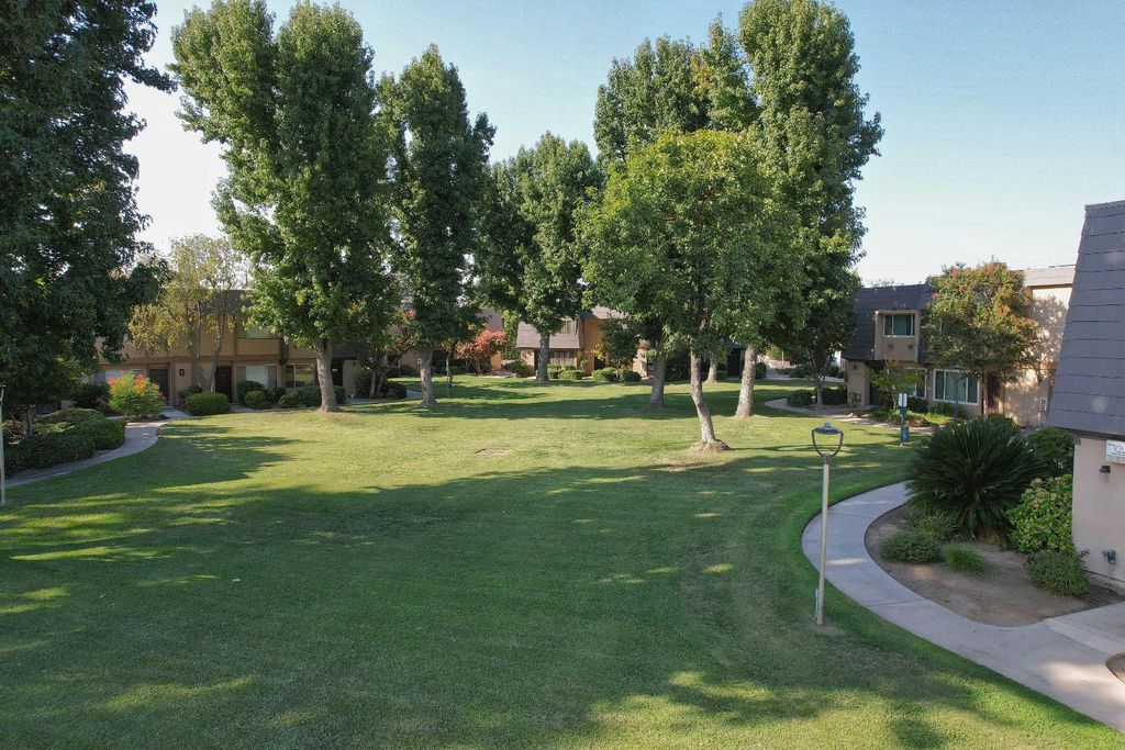 Image 31 of property listing at 5098 E Ashlan Avenue # 117, Fresno, CA 93727