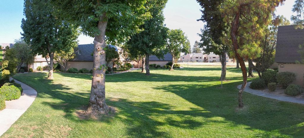 Image 32 of property listing at 5098 E Ashlan Avenue # 117, Fresno, CA 93727