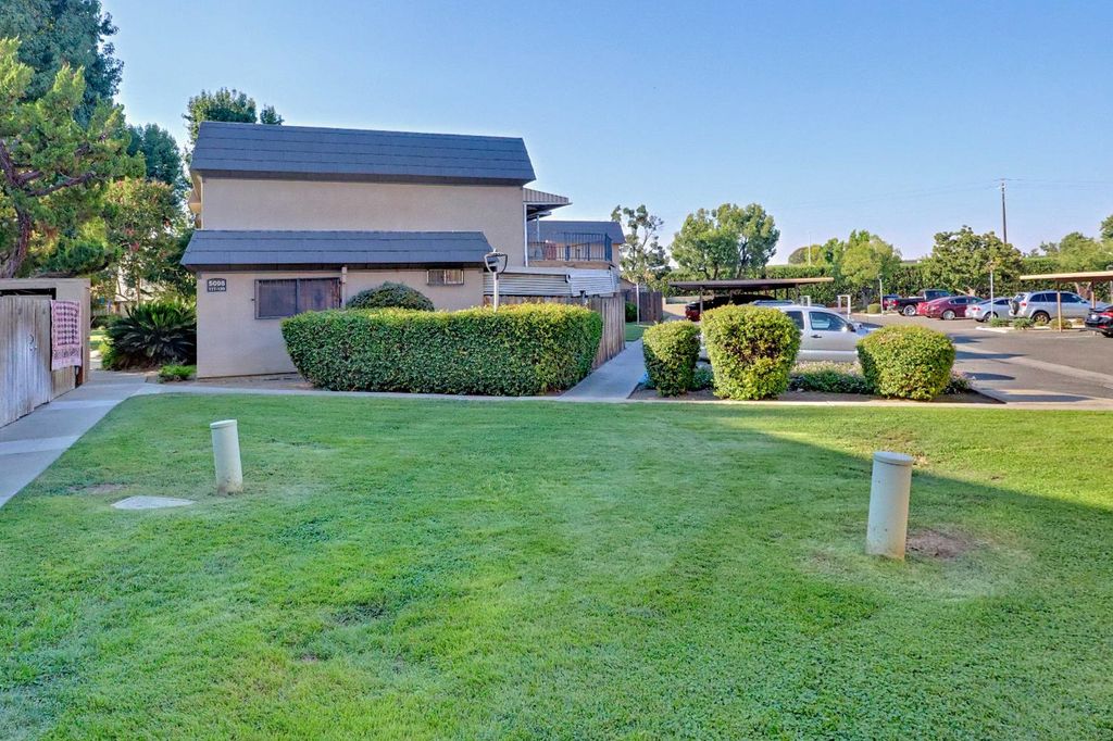 Image 33 of property listing at 5098 E Ashlan Avenue # 117, Fresno, CA 93727