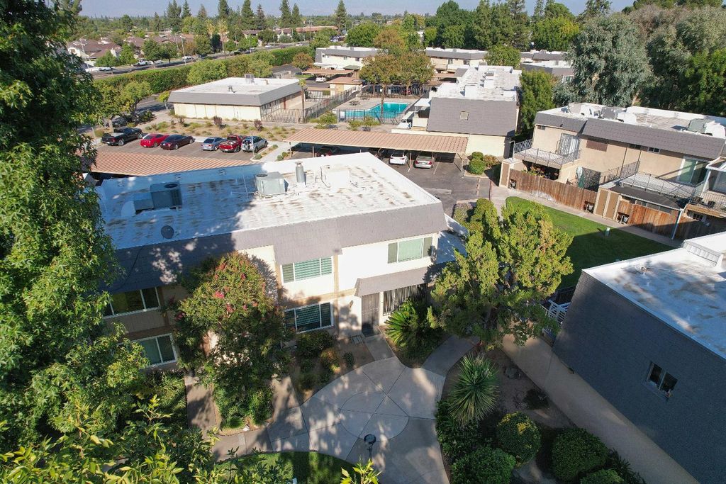 Image 38 of property listing at 5098 E Ashlan Avenue # 117, Fresno, CA 93727