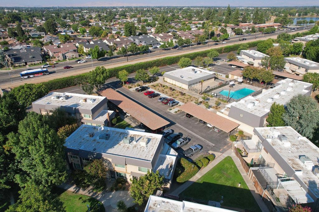 Image 41 of property listing at 5098 E Ashlan Avenue # 117, Fresno, CA 93727