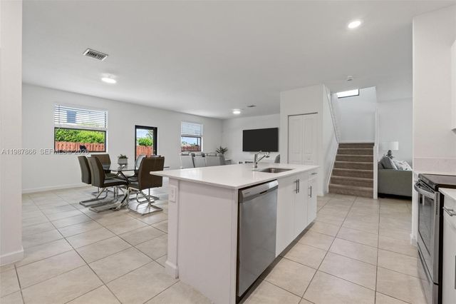 11903 SW 241st St 11903, Homestead, FL 33032