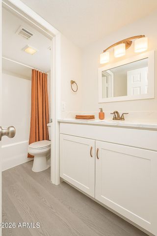 2247 E CACTUS Road 2, Phoenix, AZ 85022