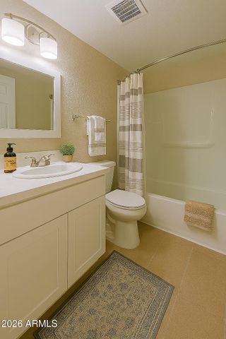 2247 E CACTUS Road 2, Phoenix, AZ 85022